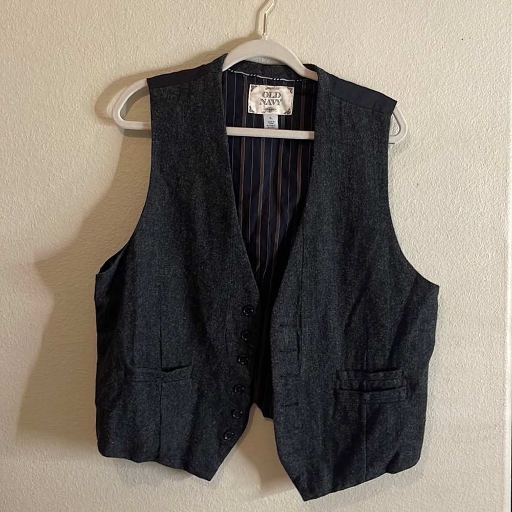 Men’s old navy wool vest size Large.